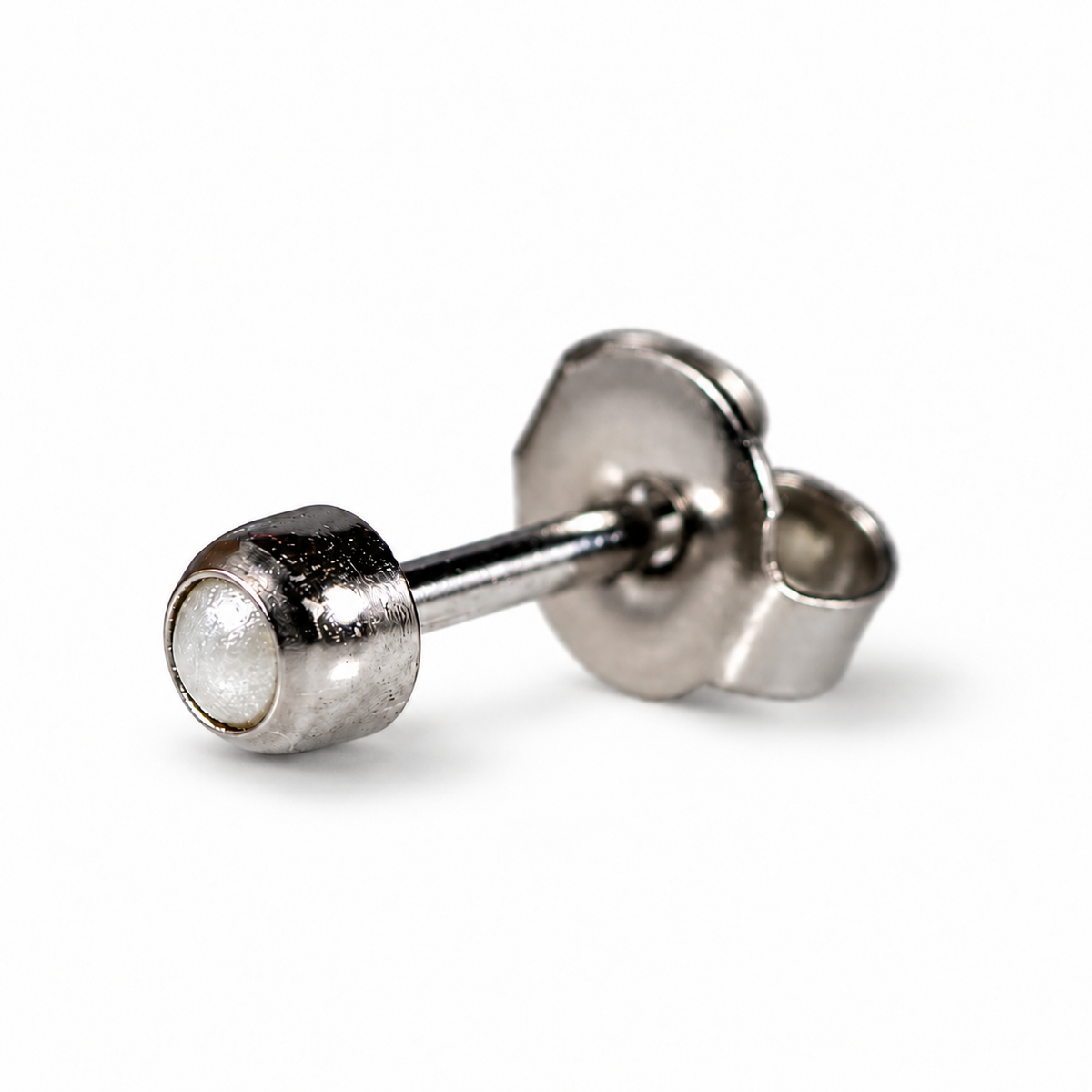 Caflon Pearl Cabochon 4mm stud earrings, stainless steel